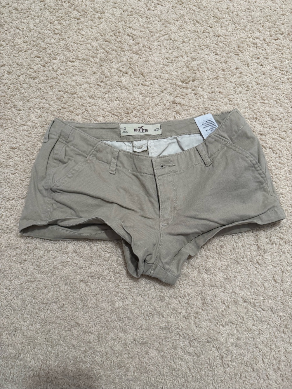 Hollister Women's Beige Low-Rise Cotton Shorts